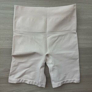 YITTY Noarly Naked Shaping High Waist Short M/L